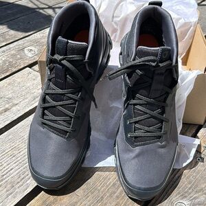 On Running Cloudroam Waterproof men’s sz 11.5 NEW IN BOX